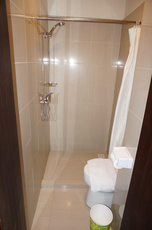Ekon Hotel Yogyakarta Værelse billede